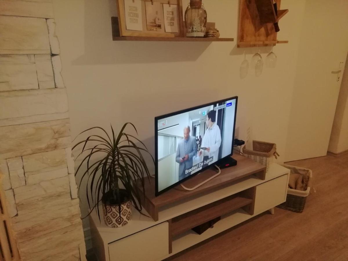 Apartment Green Free Private Parking Novi Sad Exterior photo